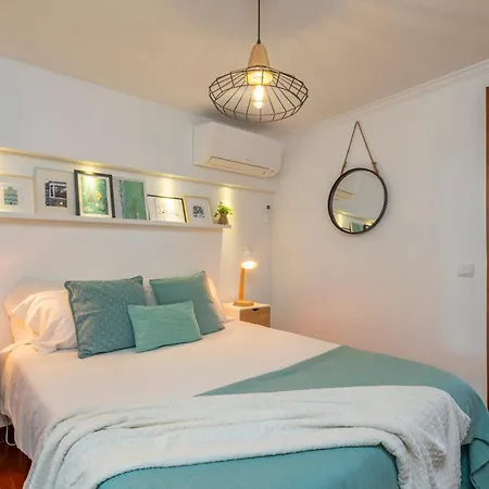 Apartment Superb Overlooking Graca In Lisbon