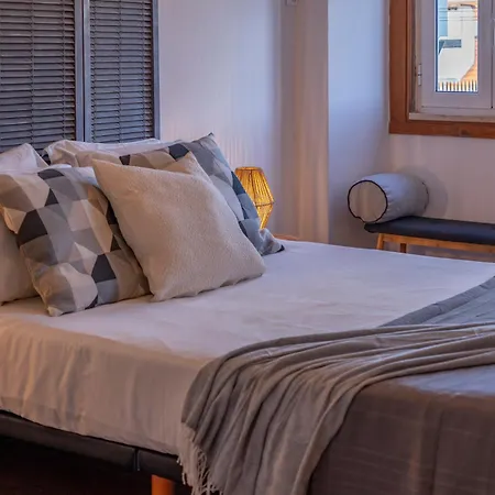 Apartment Superb Overlooking Graca In *
