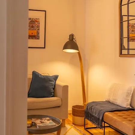 Apartment Superb Overlooking Graca In Lisbon