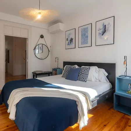Apartment Superb Overlooking Graca In Lisbon