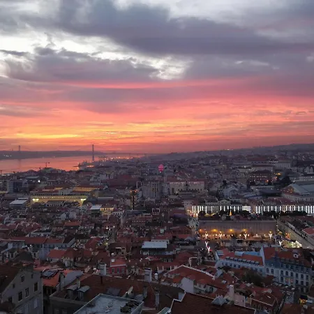Superb Overlooking Graca In * Lissabon