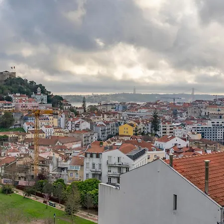 Superb Overlooking Graca In Apartment